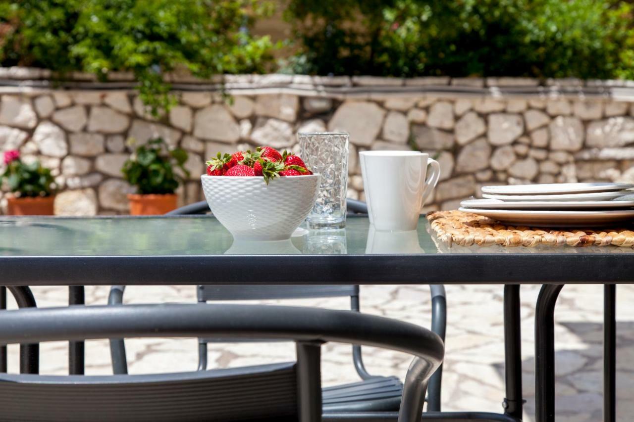 Agni Suites Nikiana Exterior foto